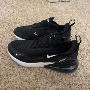 Bran new! Never worn. Not my style which is why I’m selling